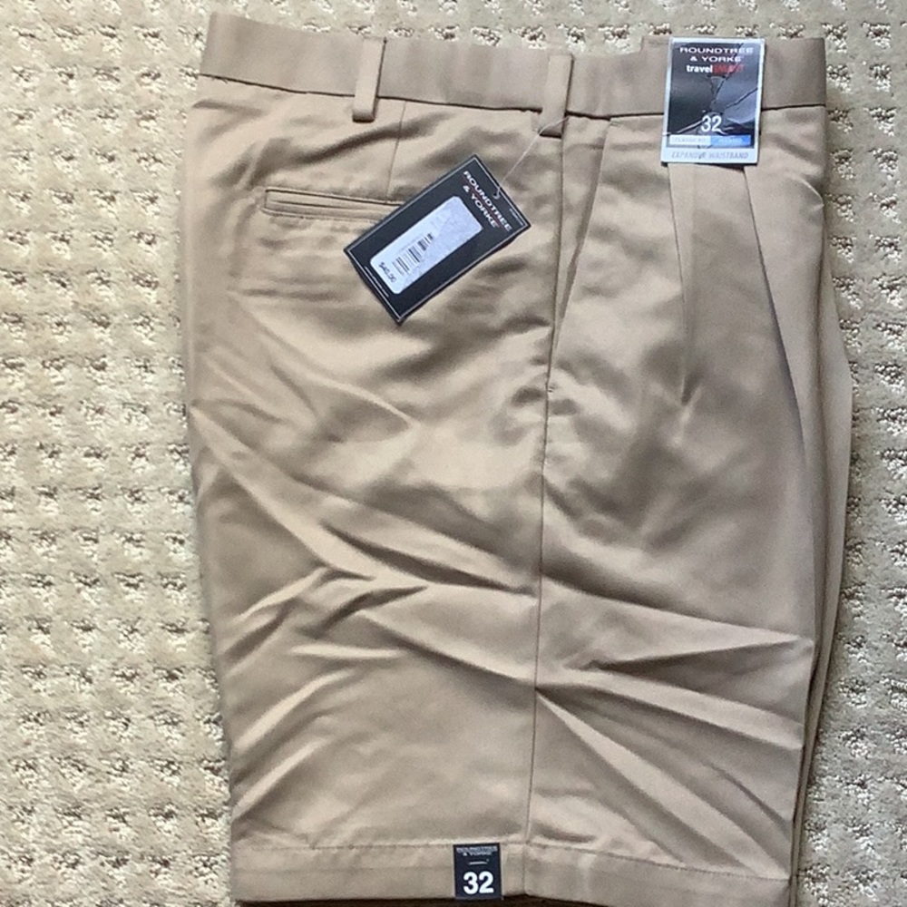 NWT Khaki shorts